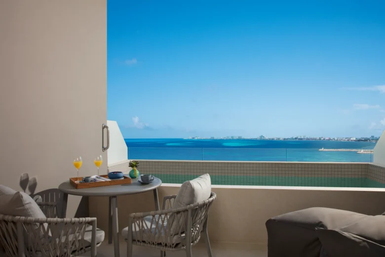Preferred Club Deluxe Family Suite Ocean View with private plunge pool and terrace overlooking the Caribbean at Dreams Vista Cancun.