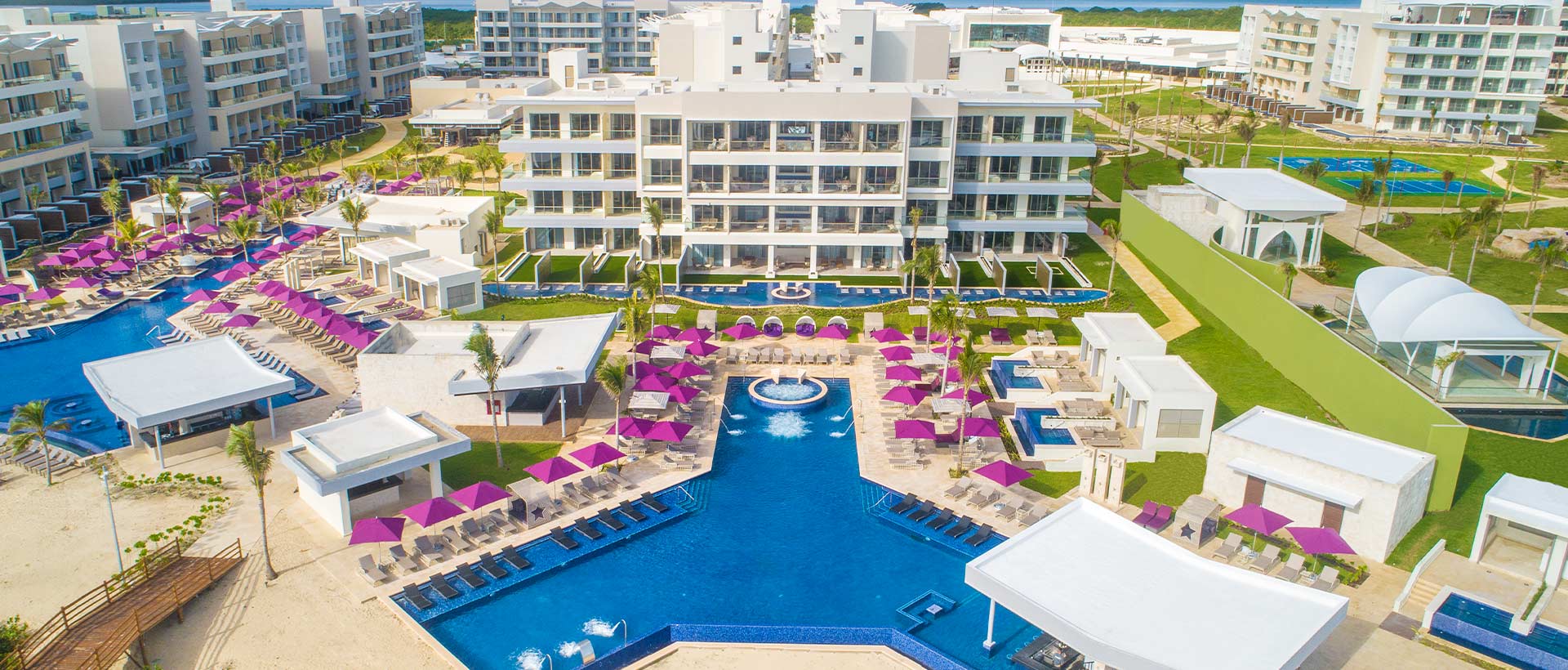 Planet Hollywood Cancun all-inclusive resort with Hollywood-themed entertainment, beachfront pools, and vibrant atmosphere in Costa Mujeres.