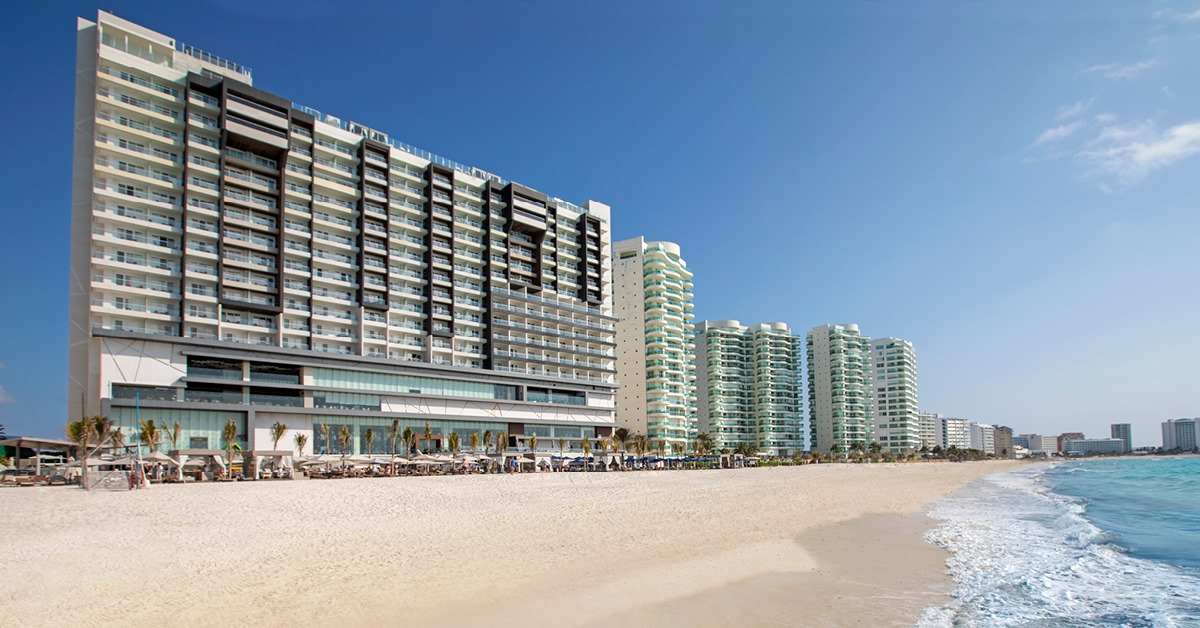 Royalton CHIC Cancun adults-only all-inclusive resort with infinity pools, beachfront setting, and contemporary design in Cancun, Mexico.